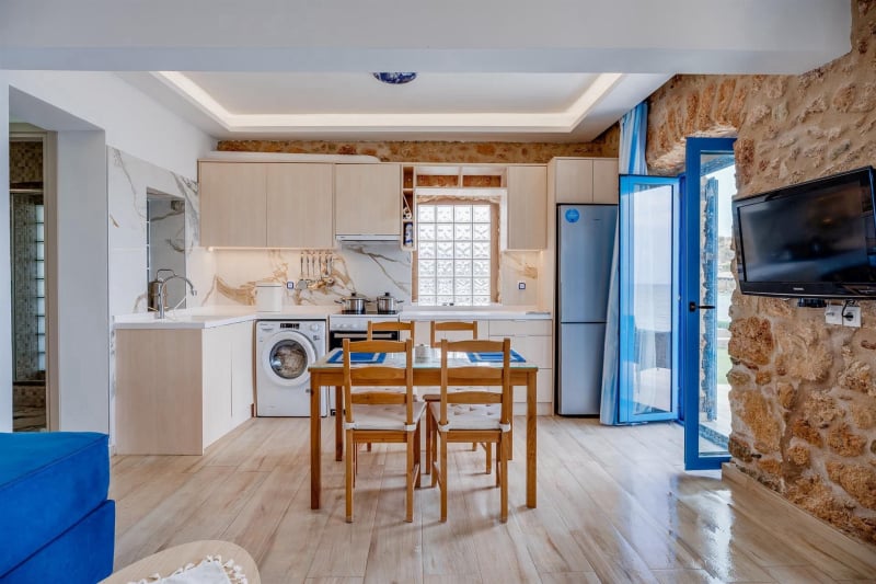 Sea front property in Laconia - ApELMOL789