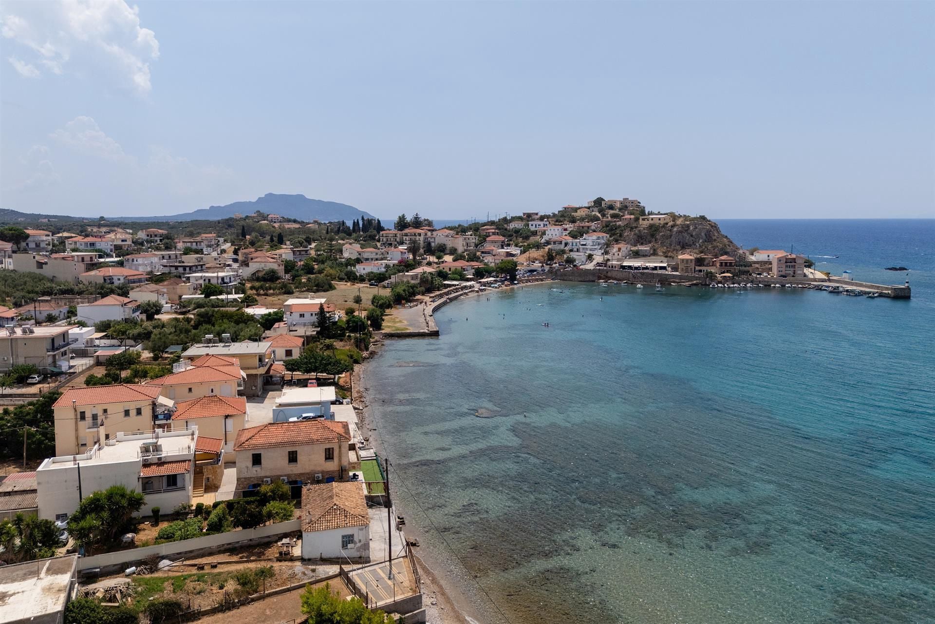 Sea front property in Laconia - ApELMOL789