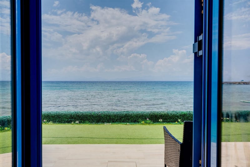 Sea front property in Laconia - ApELMOL789