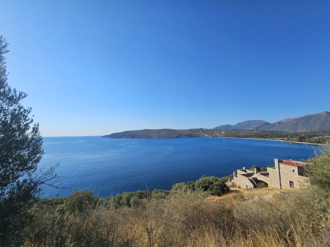 Hillside land plot 100 m from the coast line near Gythio - HaAGER797